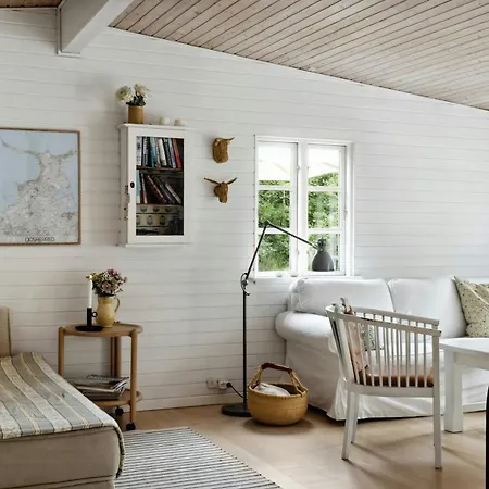 Classic Wooden House With South-facing Deck בית נופש Nykøbing Sjælland