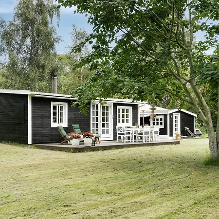 בית נופש Classic Wooden House With South-facing Deck Nykøbing Sjælland